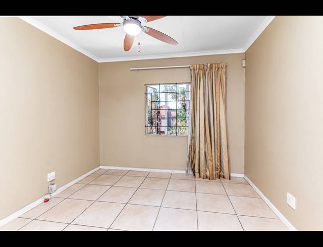 3 BEDROOM DUPLEX FOR SALE IN HALFWAY GARDENS